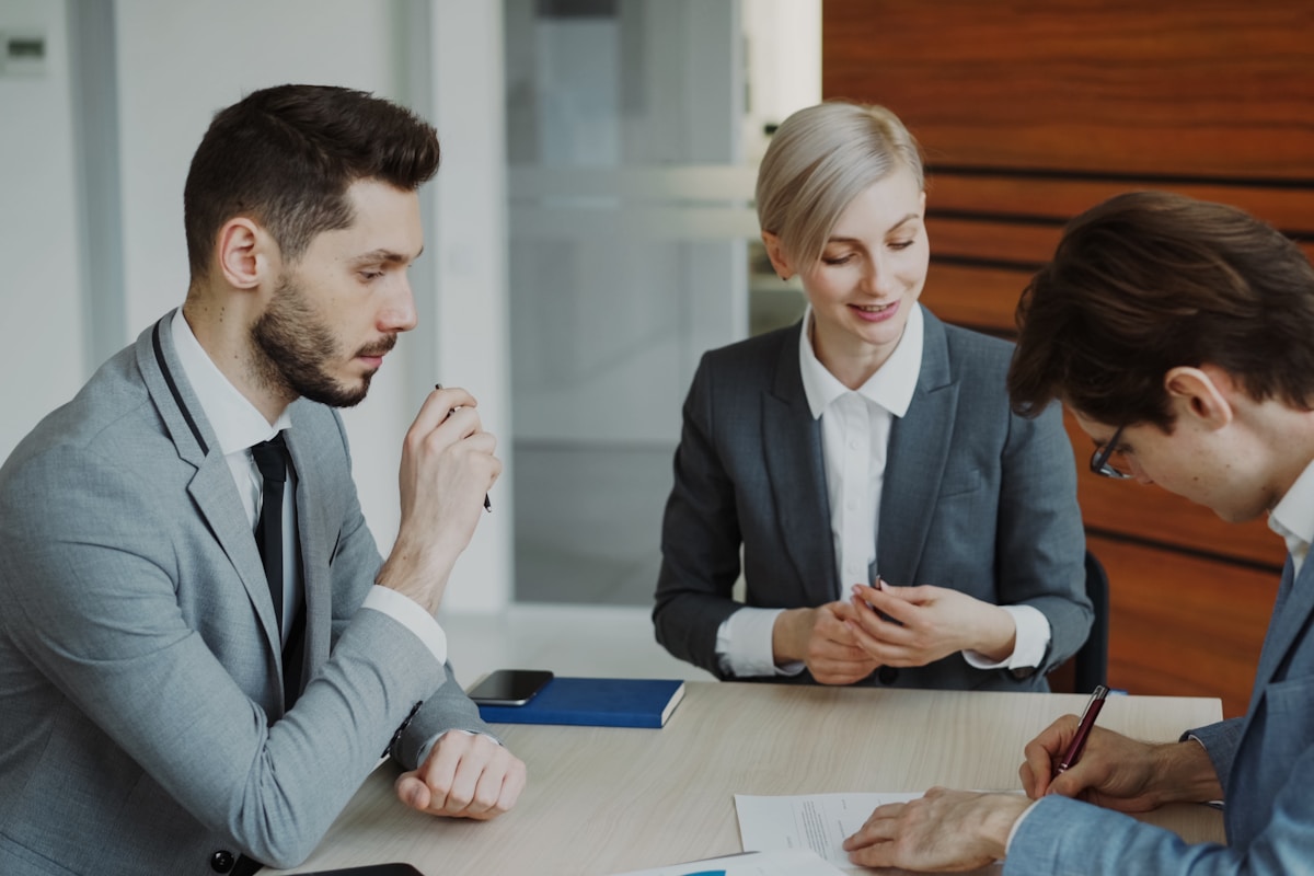 How to Choose the Right Lawyer